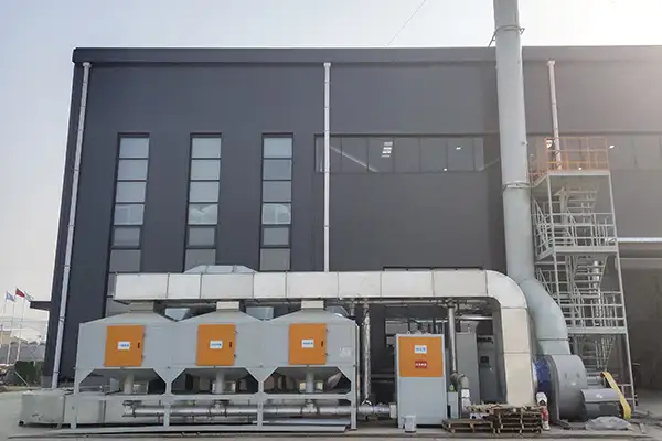 活性炭吸附催化燃烧设备安装在客户厂区 活性炭吸附催化燃烧设备安装在客户厂区